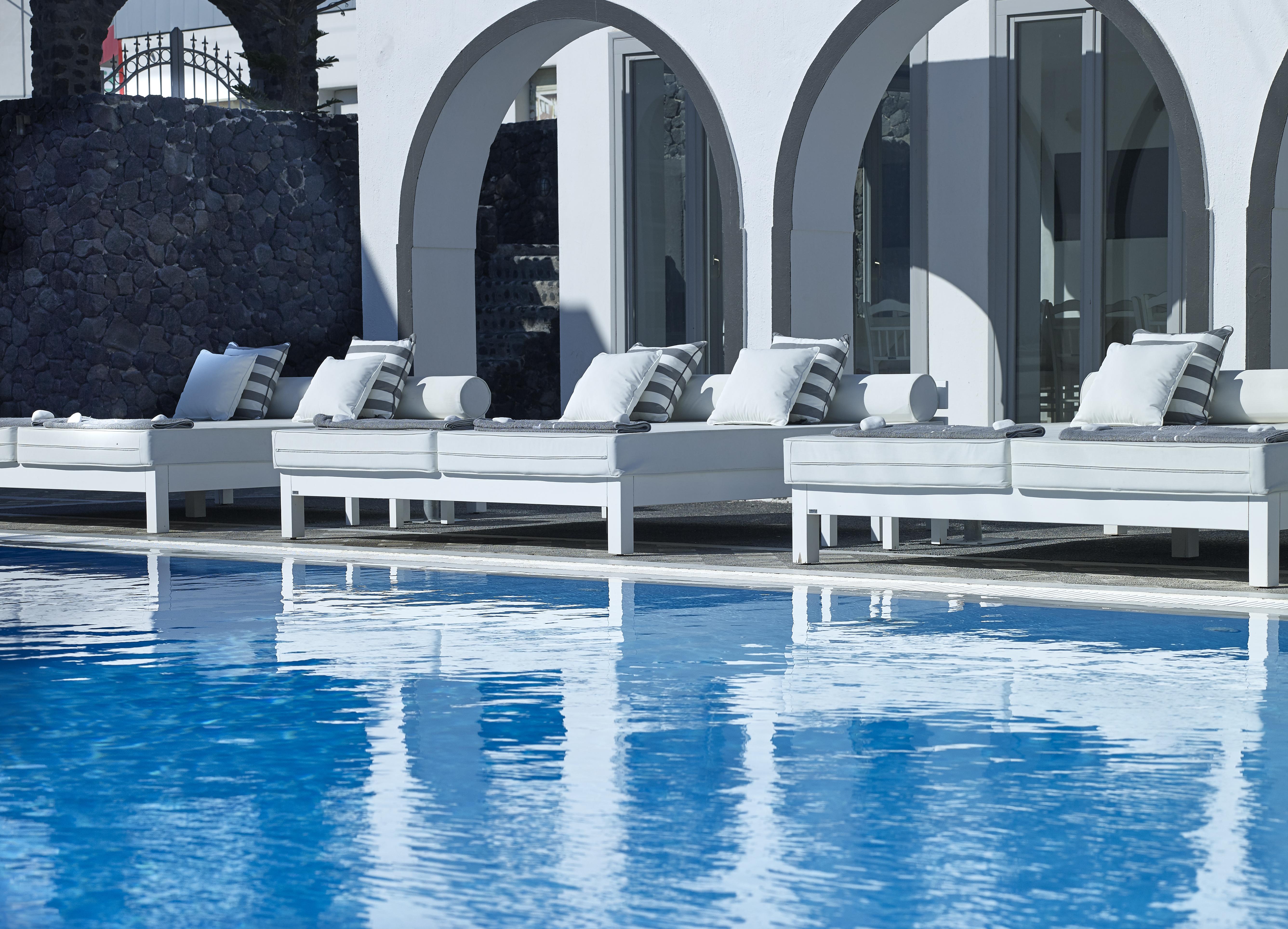 Kalisti Hotel & Suites Тира Экстерьер фото