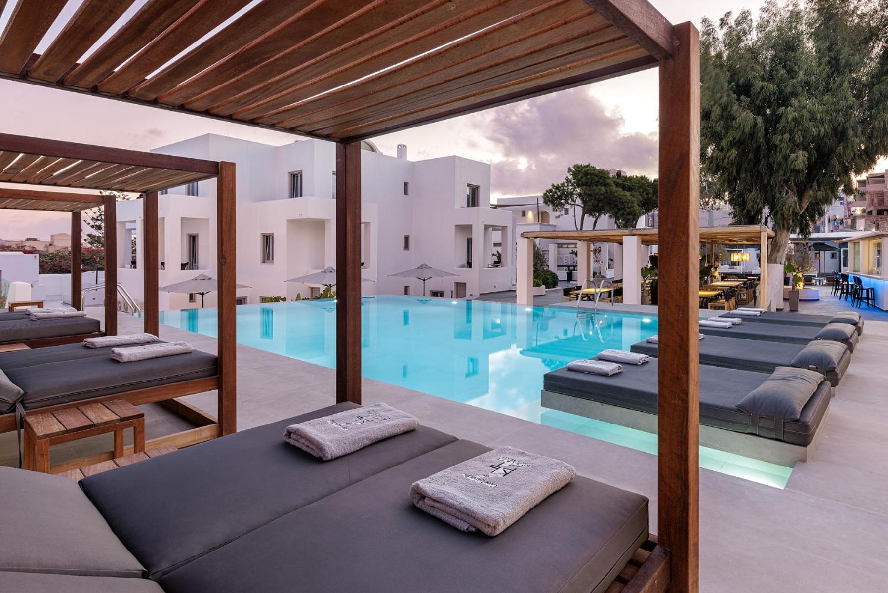 Kalisti Hotel & Suites Тира Экстерьер фото